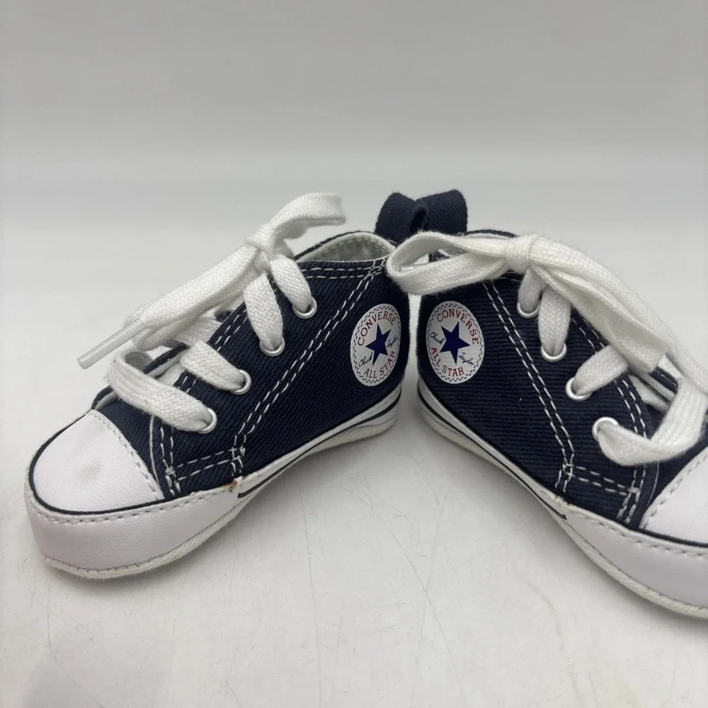 Converse this lot
